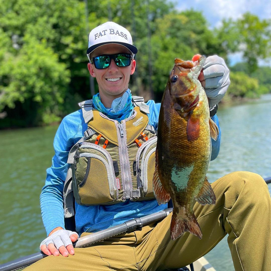 The FAT BASS performance elite hat Kayak Bass fishing